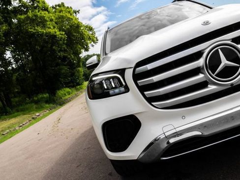 Used 2024 Mercedes-Benz GLS 450 4MATIC image 12