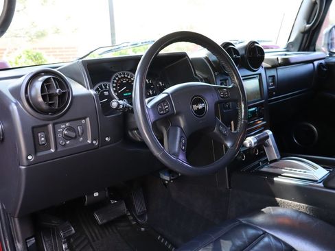 Used 2005 HUMMER H2 SUT w/ Preferred Equipment Group AWD/4WD image 14