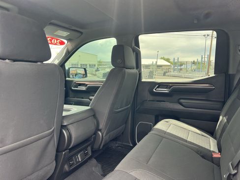 Used 2022 Chevrolet Silverado 1500 LT AWD/4WD image 8
