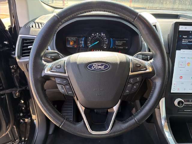 Used 2024 Ford Edge Titanium AWD/4WD image 17