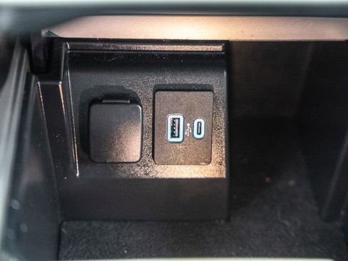 Used 2021 Ford Explorer Limited w/ Equipment Group 301A image 29