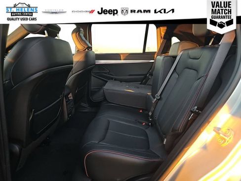 Used 2024 Jeep Wagoneer Launch Edition AWD/4WD image 15