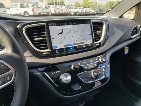 New 2026 Chrysler Voyager LX image 14