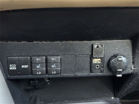 Used 2018 Toyota RAV4 Limited w/ All Weather Liner Package image 19