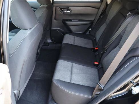 Used 2024 Nissan Rogue SV FWD image 24