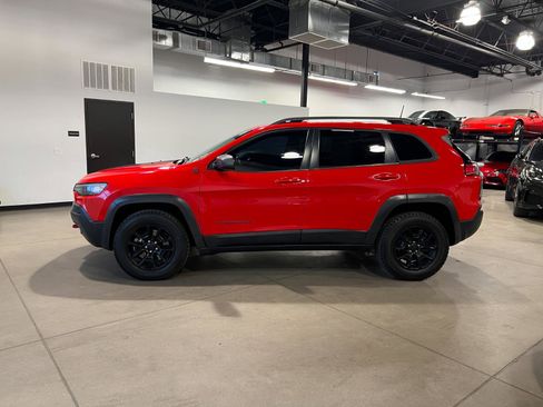 Used 2019 Jeep Cherokee Trailhawk w/ Cold Weather Group image 6