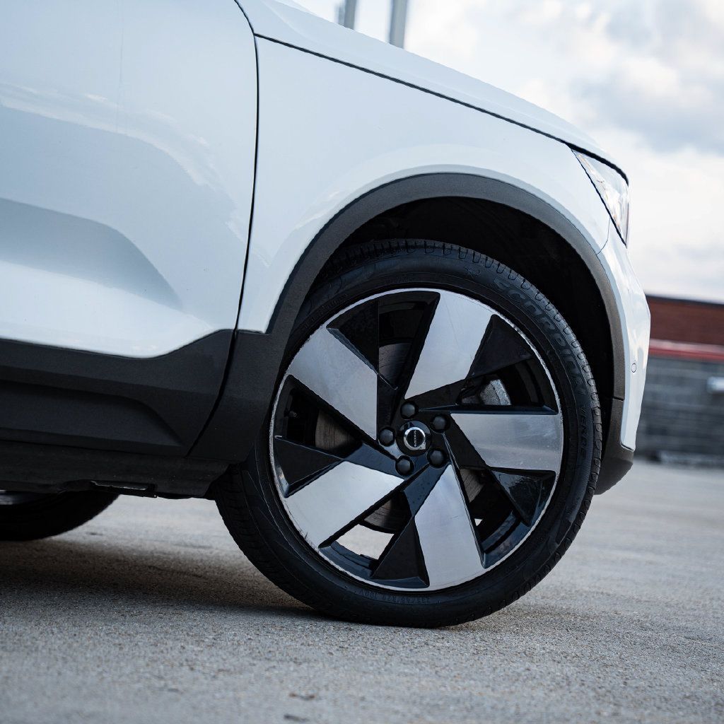 Certified 2023 Volvo C40 P8 Recharge Plus w/ Climate Package AWD/4WD image 8
