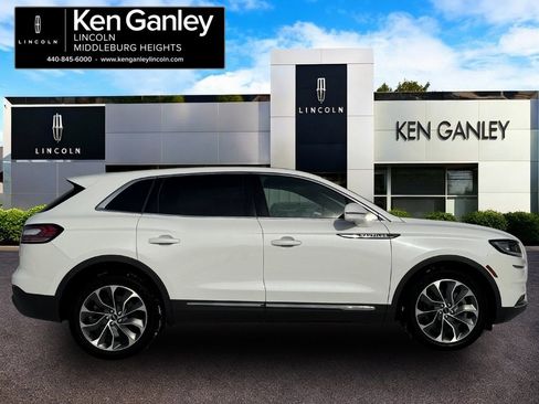 Used 2022 Lincoln Nautilus Reserve image 8