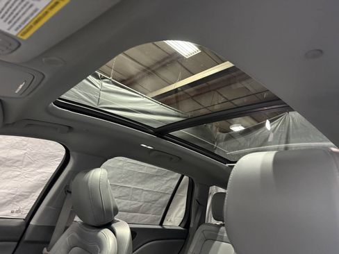 Used 2020 Lincoln Aviator Reserve w/ Equipment Group 201A image 20