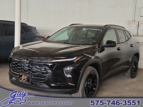 New 2026 Chevrolet Trax LT w/ Sunroof Package FWD image 1