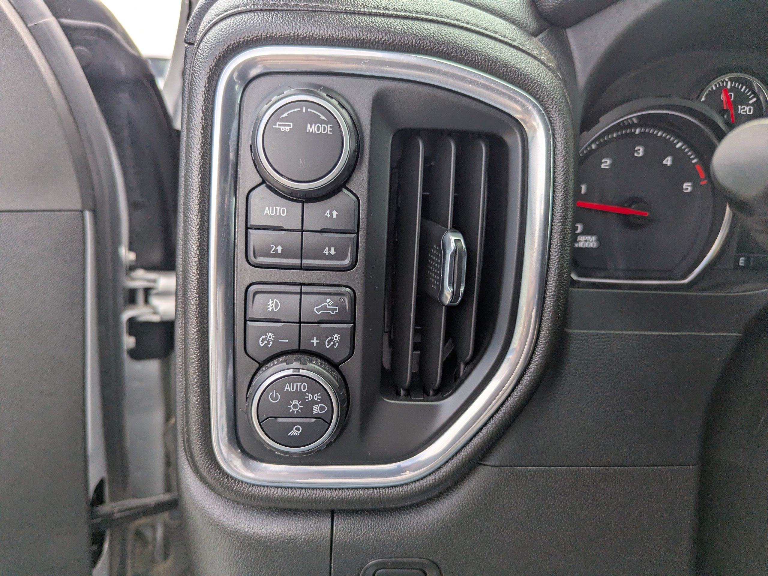Used 2022 Chevrolet Silverado 3500 LTZ AWD/4WD image 14