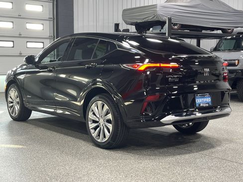 Certified 2024 Buick Envista Avenir image 3