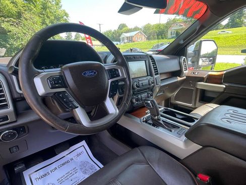 Used 2017 Ford F150 King Ranch w/ Equipment Group 601A Luxury AWD/4WD image 18