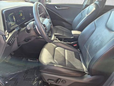 Used 2023 Kia Niro FWD image 11