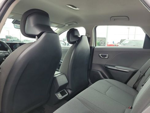 Used 2025 Kia K4 FWD image 16
