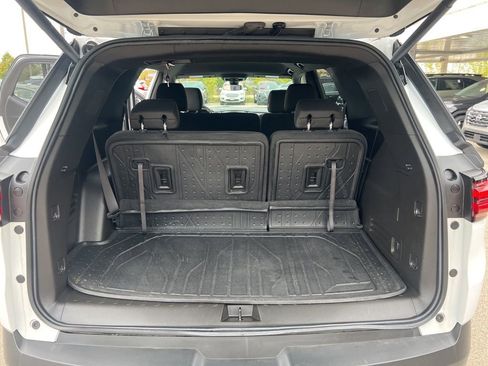 Used 2023 Chevrolet Traverse LT w/ Midnight/Sport Edition image 11