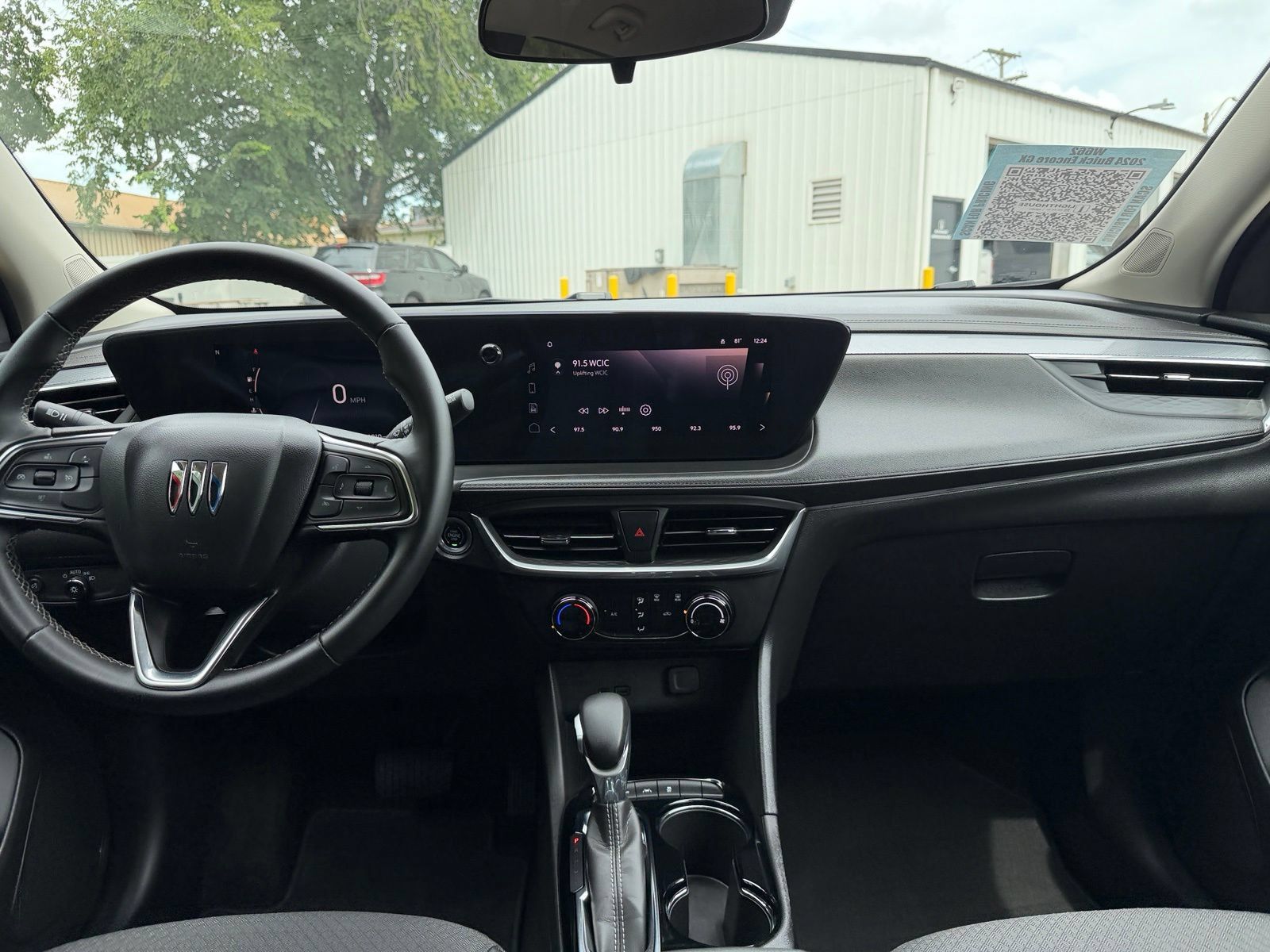 Used 2024 Buick Encore GX Preferred AWD/4WD image 18