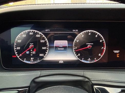 Used 2019 Mercedes-Benz S 560 Sedan w/ Premium Package image 40