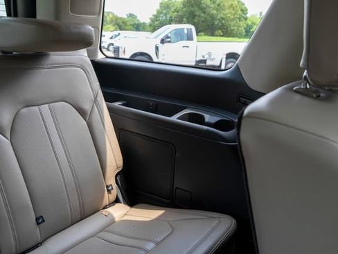 Used 2024 Ford Expedition Limited AWD/4WD image 89