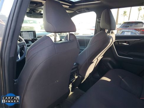 Used 2022 Toyota RAV4 SE image 14