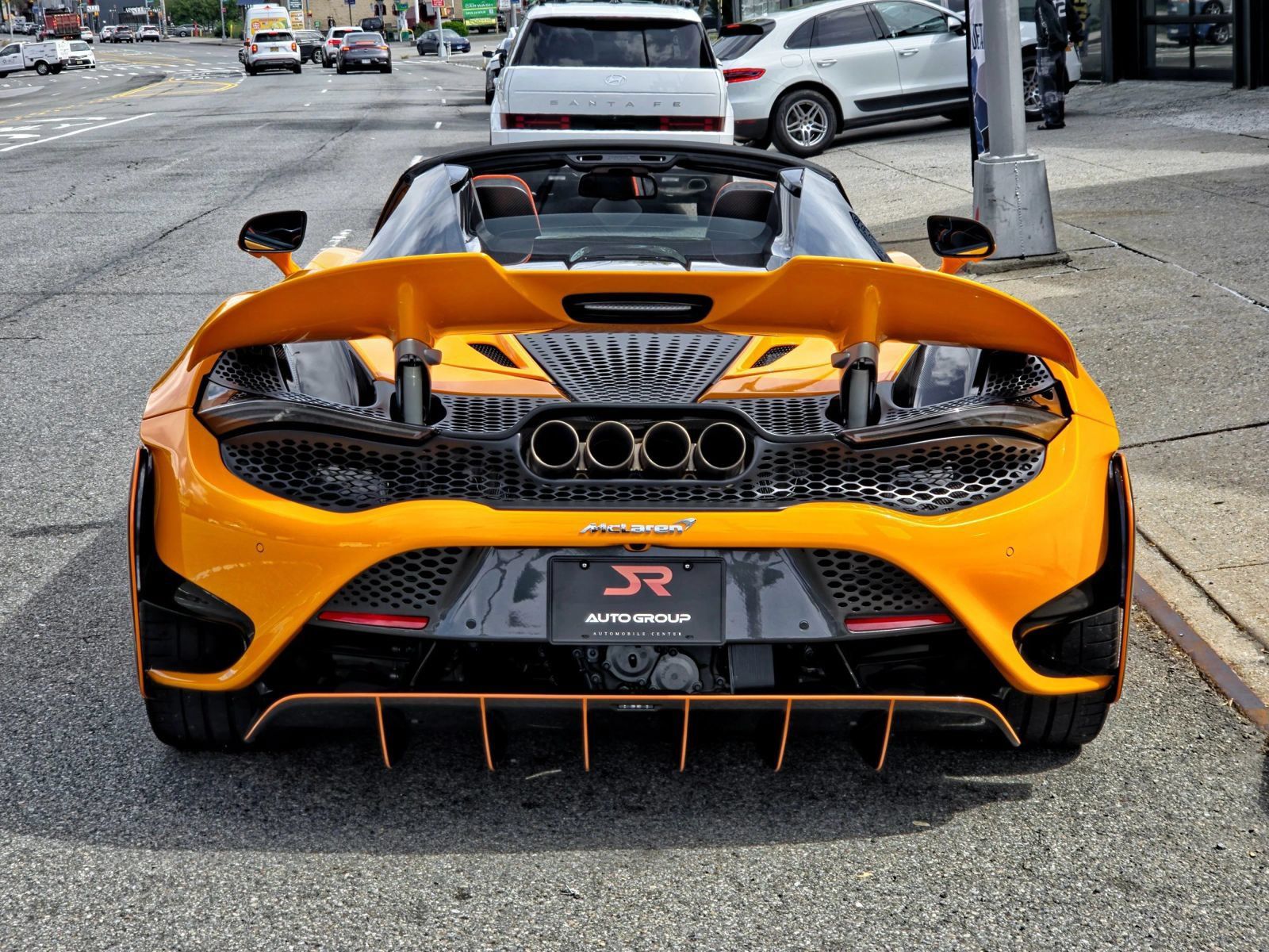 Used 2022 McLaren 765LT RWD image 9