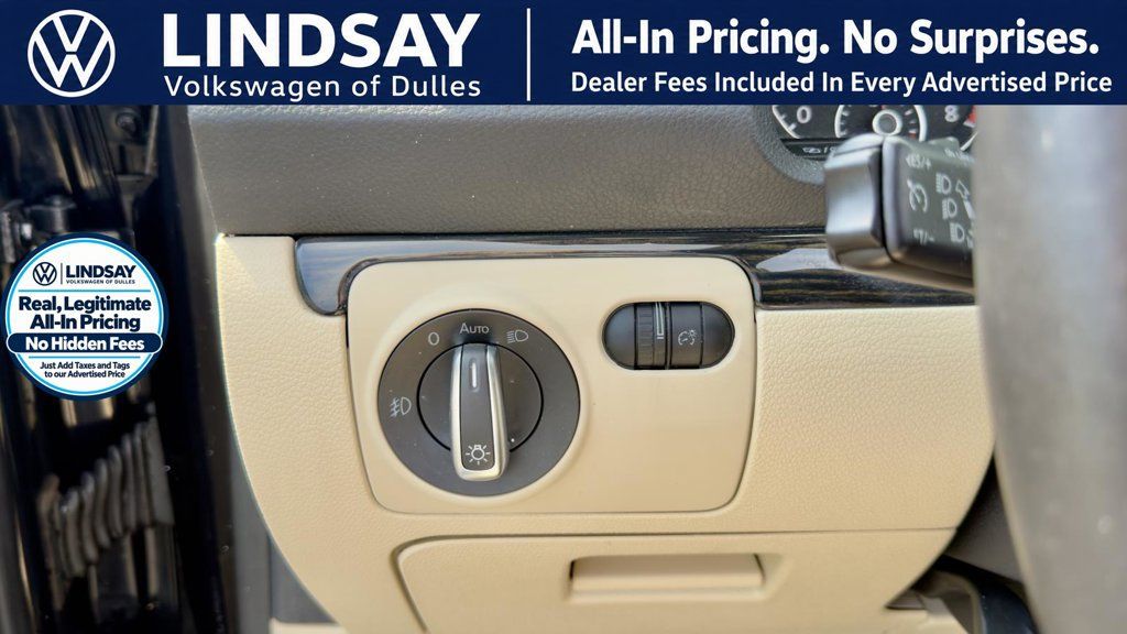 Used 2014 Volkswagen Eos Executive FWD image 19