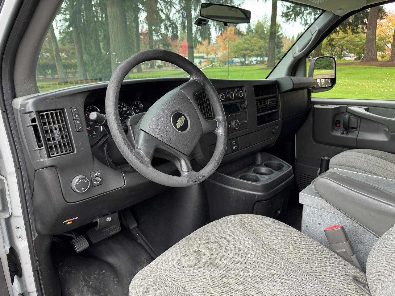 Used 2014 Chevrolet Express 2500 RWD image 27