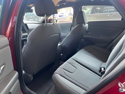 Used 2023 Hyundai Elantra SEL w/ Convenience Package FWD image 6
