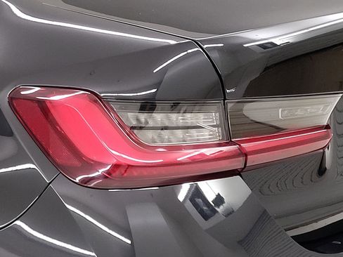 Used 2024 BMW 330i Sedan w/ Convenience Package image 9