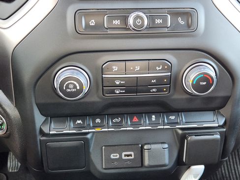Used 2022 Chevrolet Silverado 1500 Custom RWD image 19