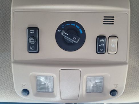 Used 2008 Cadillac SRX AWD w/ Utility Package image 12