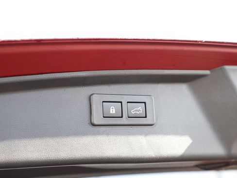 Used 2025 Subaru Outback Premium w/ Popular Package #1A AWD/4WD image 6