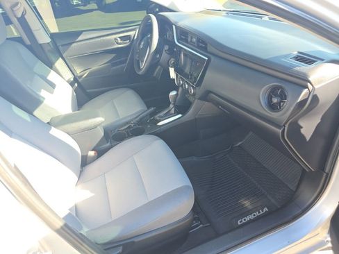 Used 2019 Toyota Corolla L image 9