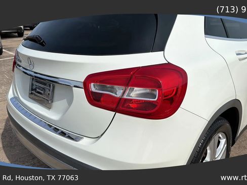 Used 2017 Mercedes-Benz GLA 250 w/ Premium Package image 18