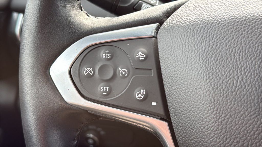 Used 2022 Chevrolet Traverse RS FWD image 26