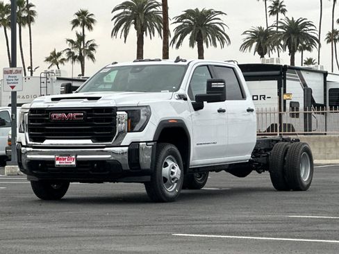 New 2026 GMC Sierra 3500 Pro w/ Convenience Package RWD image 8