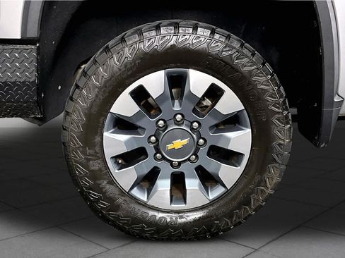 Used 2023 Chevrolet Silverado 2500 Custom w/ Custom Value Package AWD/4WD image 11