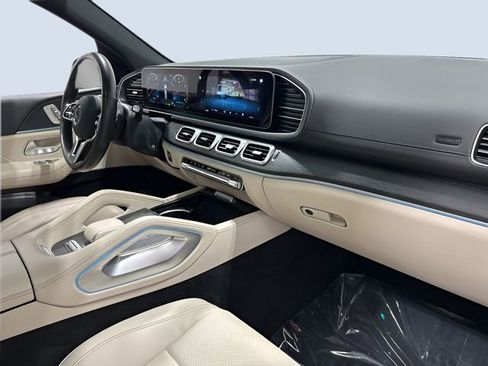 Used 2023 Mercedes-Benz GLS 450 4MATIC image 21