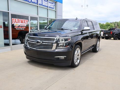 Used 2018 Chevrolet Suburban Premier AWD/4WD image 6