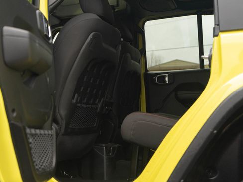 Used 2023 Jeep Wrangler Rubicon w/ LED Lighting Group image 11