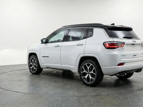 Used 2025 Jeep Compass Limited image 6