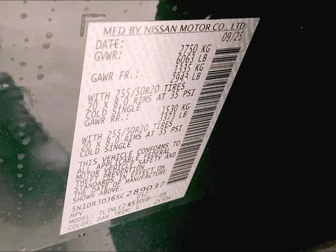 Used 2025 Nissan Pathfinder Platinum w/ Cargo Package image 35