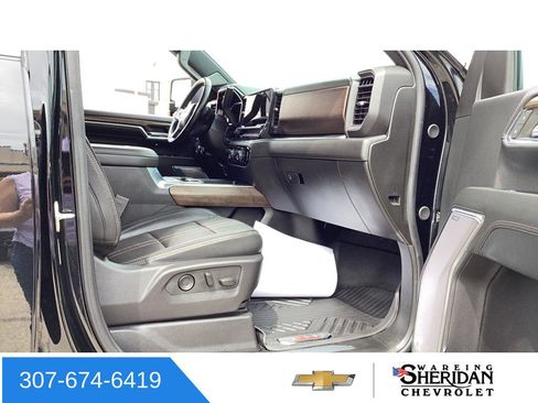 Used 2024 Chevrolet Silverado 2500 High Country w/ Technology Package AWD/4WD image 32