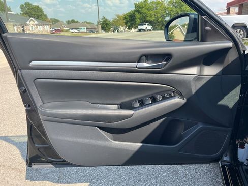 Used 2024 Nissan Altima 2.5 SL image 39