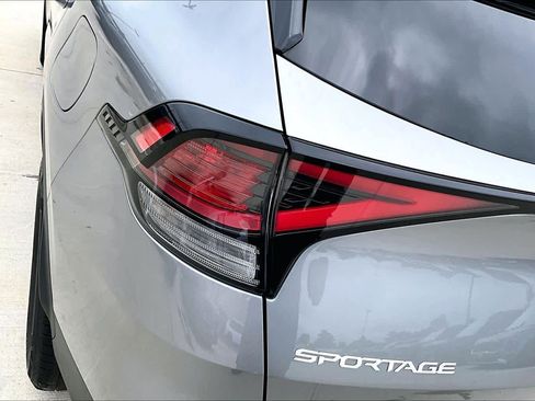 Used 2024 Kia Sportage LX AWD/4WD image 28