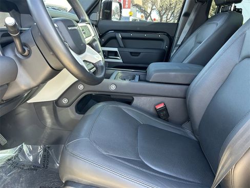 Used 2024 Land Rover Defender 110 S image 11