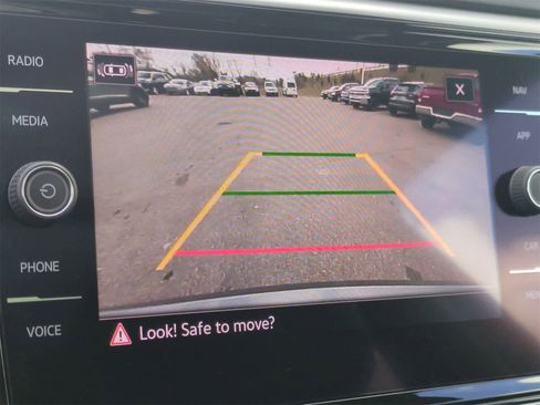 Used 2021 Volkswagen Atlas SEL R-Line image 32