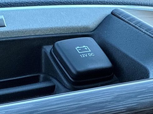 Used 2020 RAM 1500 Laramie AWD/4WD image 38