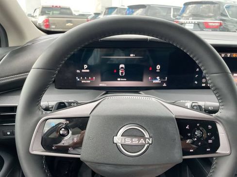 Used 2025 Nissan Murano SV AWD/4WD image 19