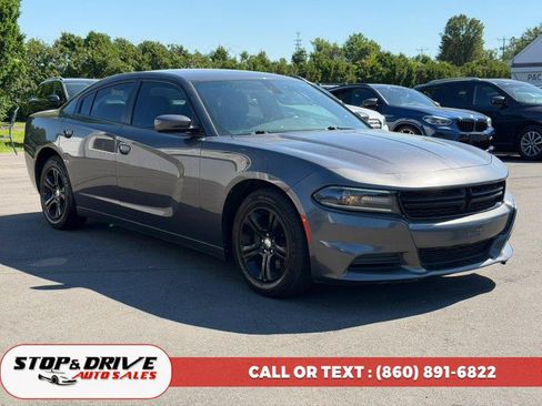 Used 2019 Dodge Charger SXT w/ Leather Interior Group RWD image 7
